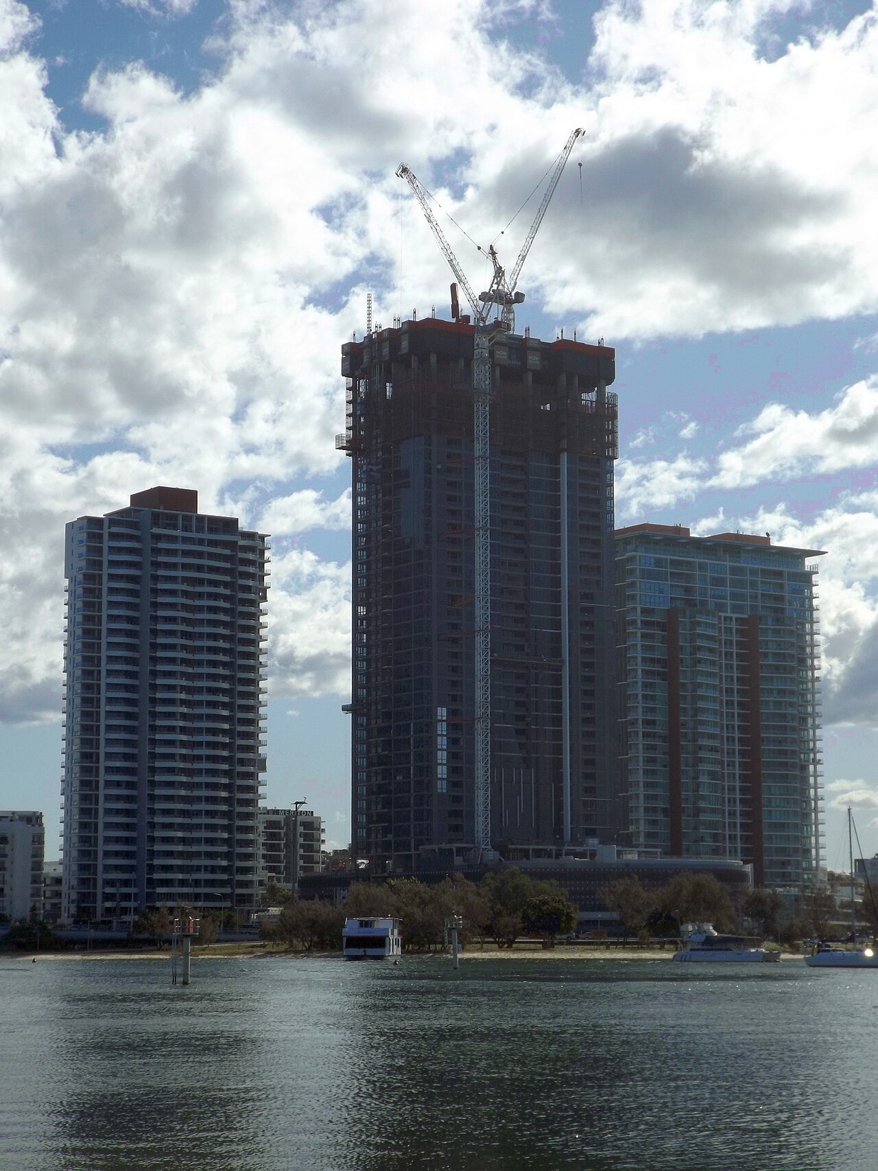 Sundale Apartments, Main Beach